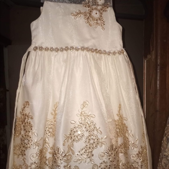 For toddlers Like new worn one time - Picture 2 of 2